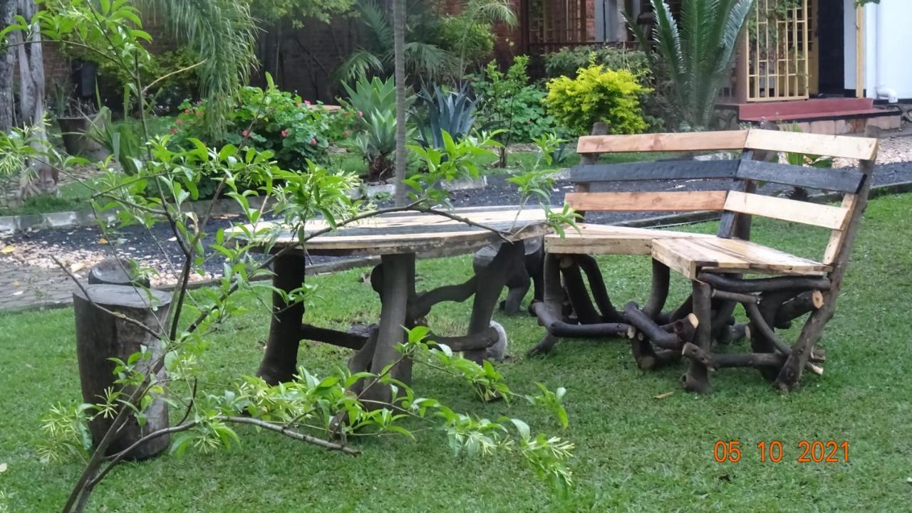 Kivu Beach Garden Гісеньї Екстер'єр фото